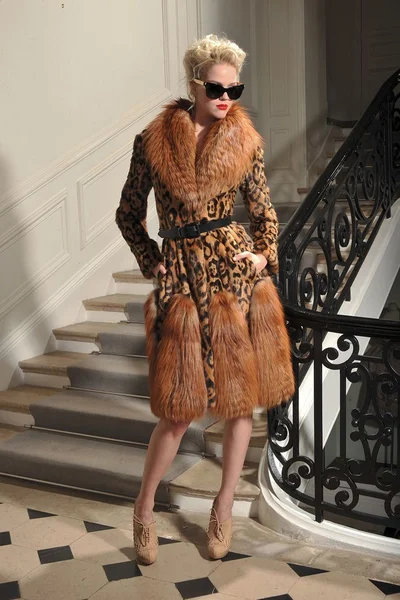 Look 10